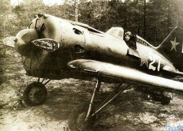 И-16 тип 24 на Ленинградском фронте.JPG